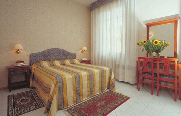 Hotel Moderno Siena Esterno foto