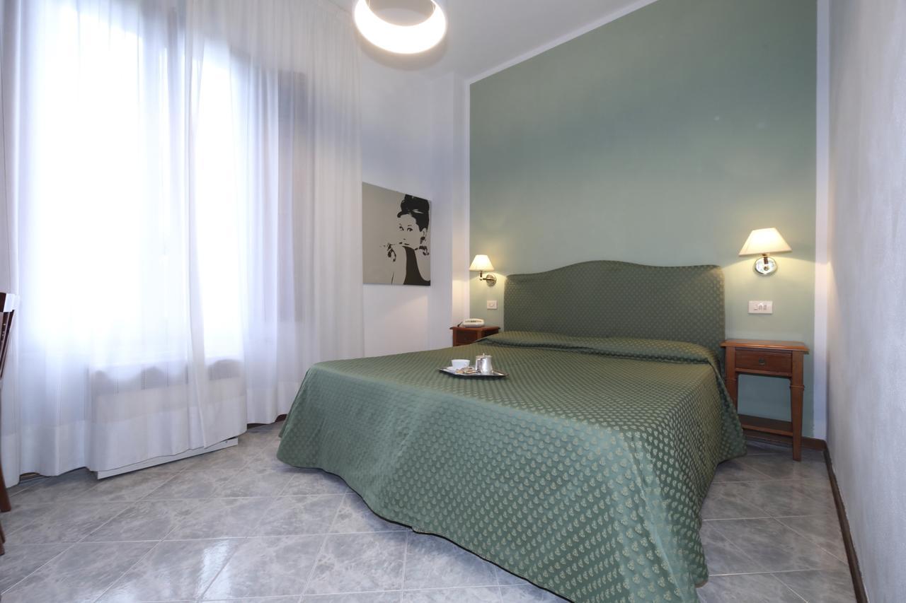 Hotel Moderno Siena Esterno foto
