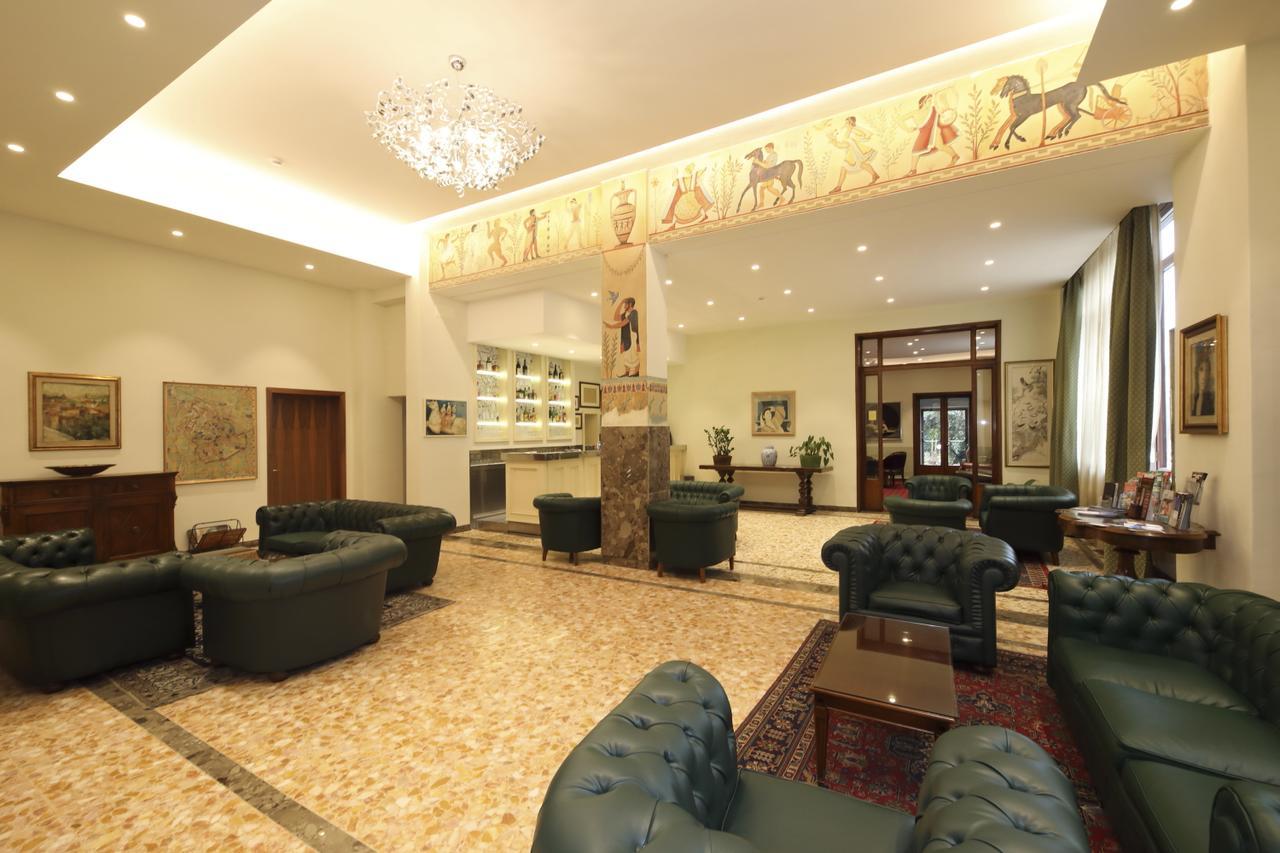 Hotel Moderno Siena Esterno foto