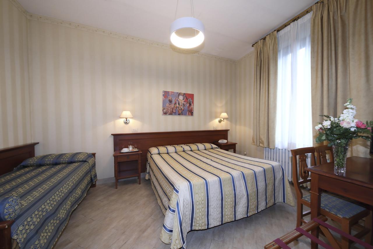Hotel Moderno Siena Esterno foto