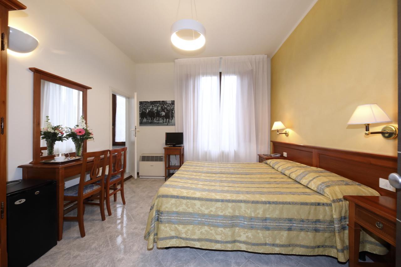 Hotel Moderno Siena Esterno foto