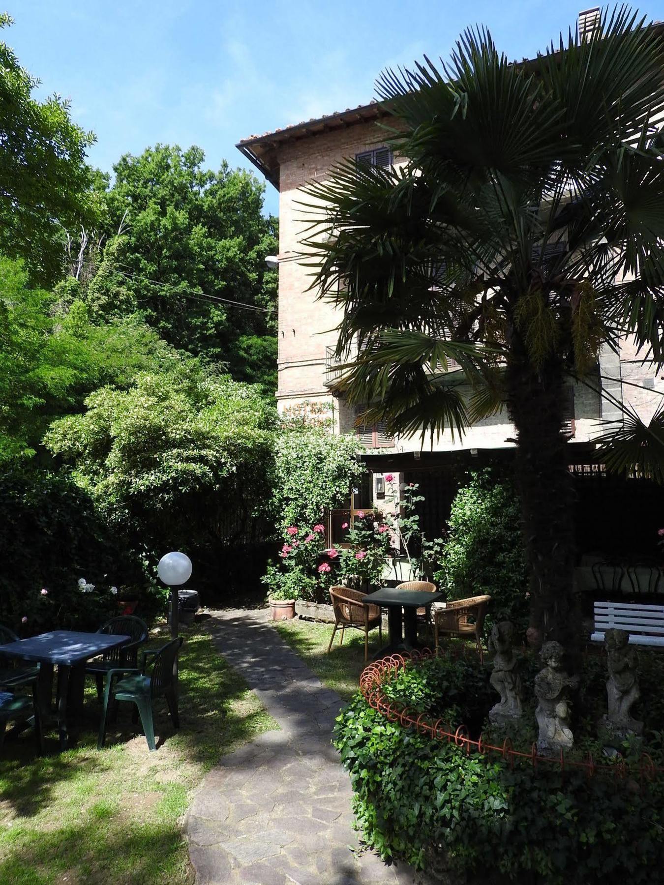 Hotel Moderno Siena Esterno foto