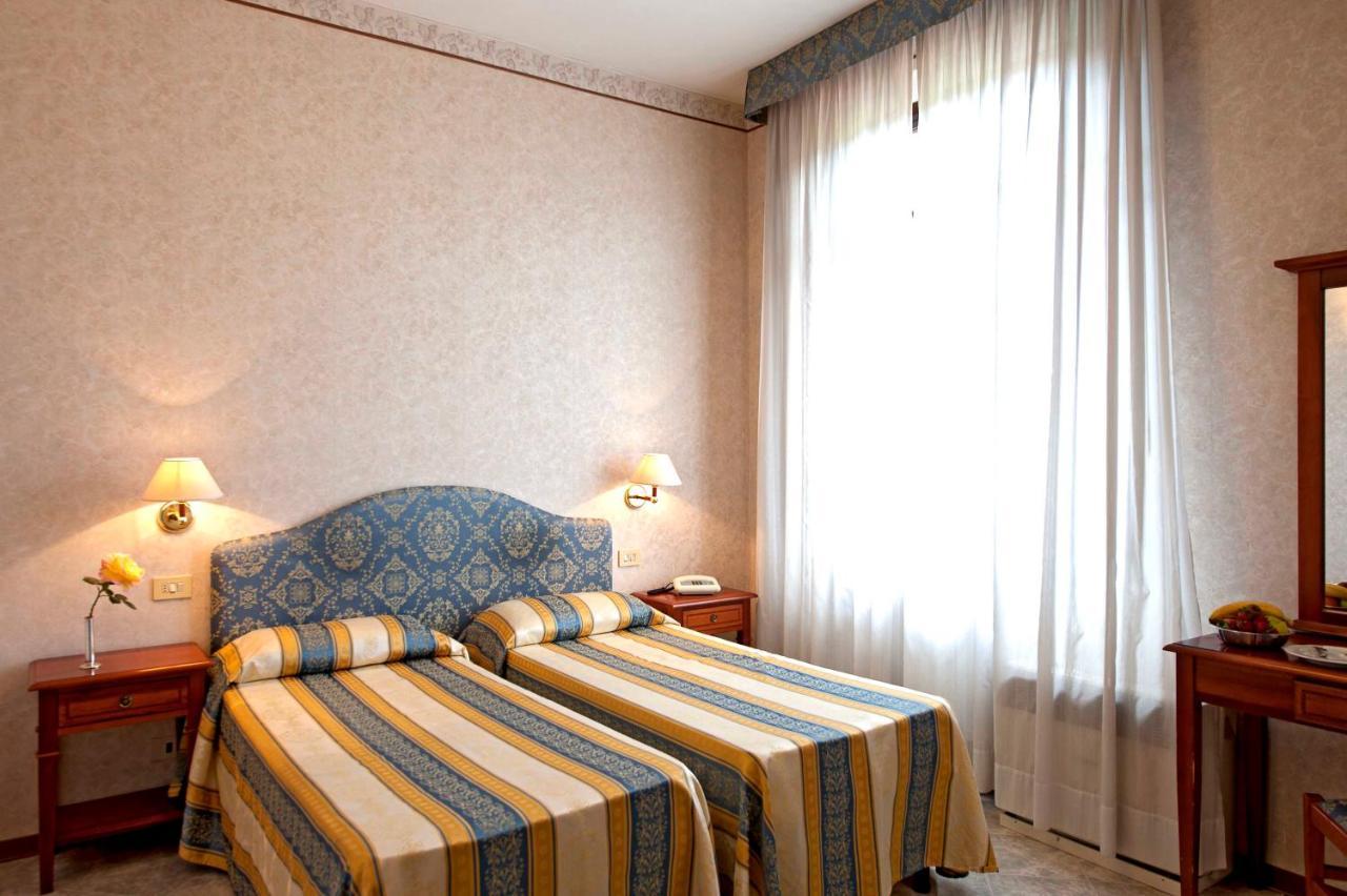 Hotel Moderno Siena Esterno foto