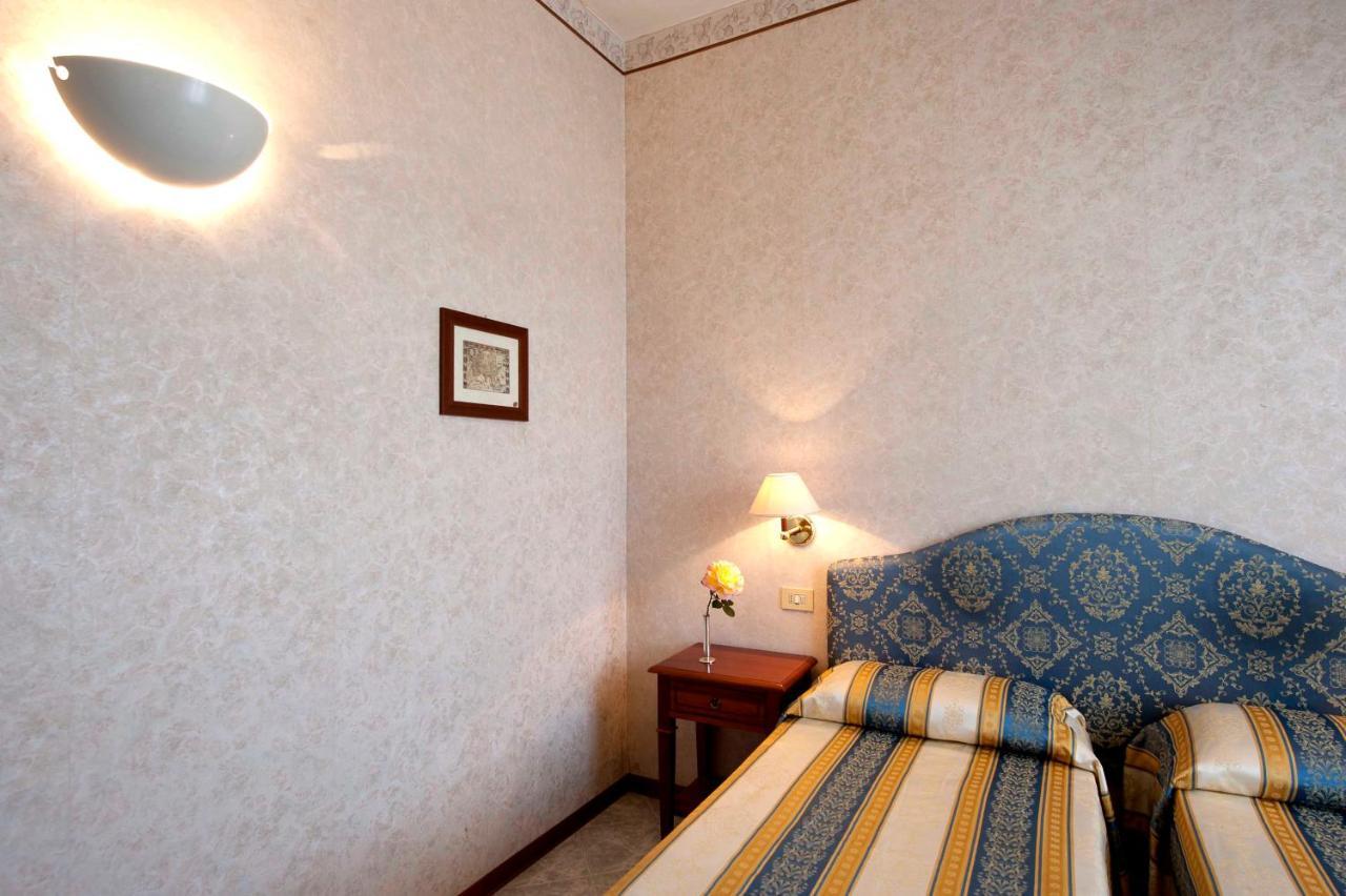 Hotel Moderno Siena Esterno foto