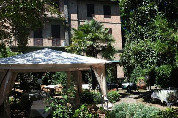 Hotel Moderno Siena Esterno foto